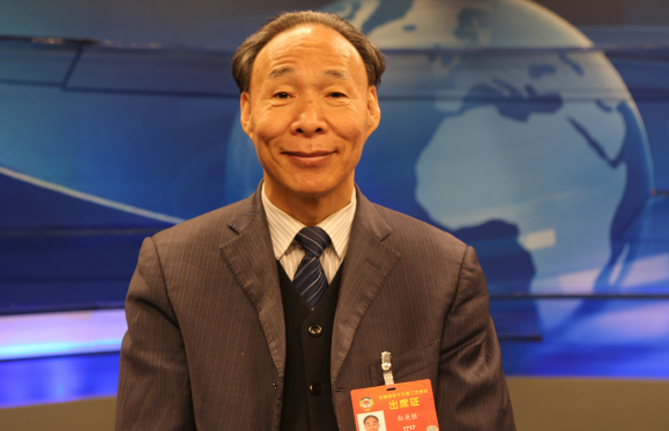 全國政協(xié)常委、中國作家協(xié)會副主席白庚勝：民族文化的保護與發(fā)展